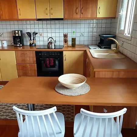 Elias House